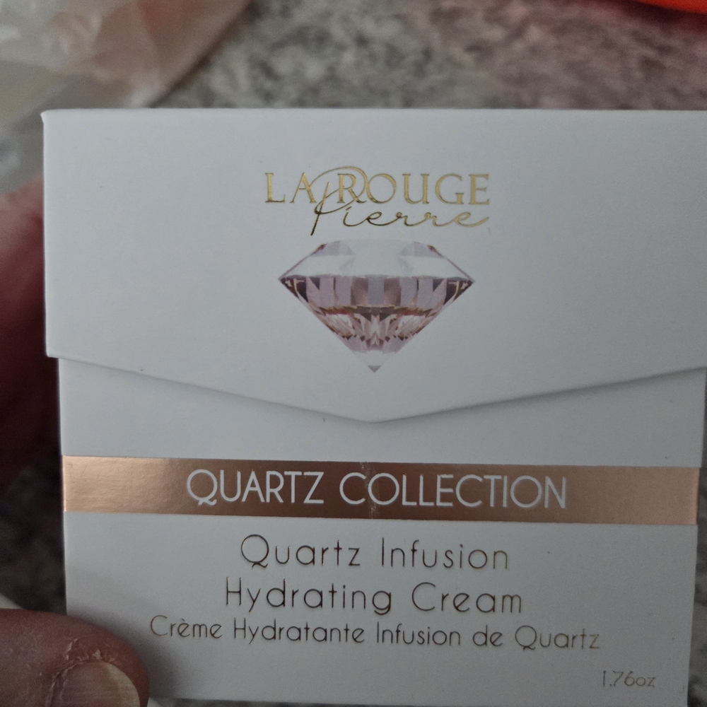 New In Box  Quartz Infusion Hydrating Cream